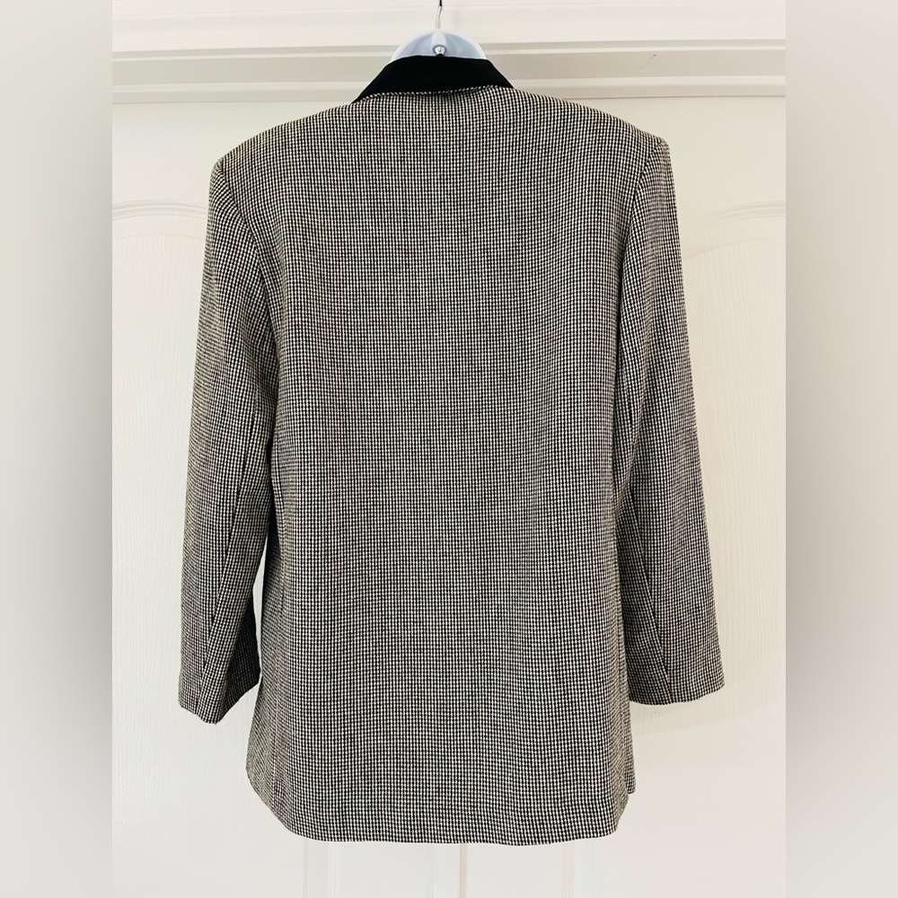 Black and White Women's Blazer - Picture 4 of 8